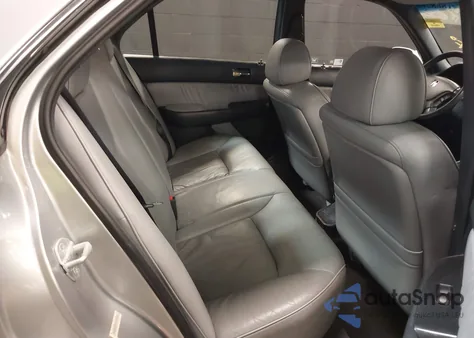 2004 Acura Rl 3.5 z USA, uszkodzony, nr VIN JH4KA96604C001061